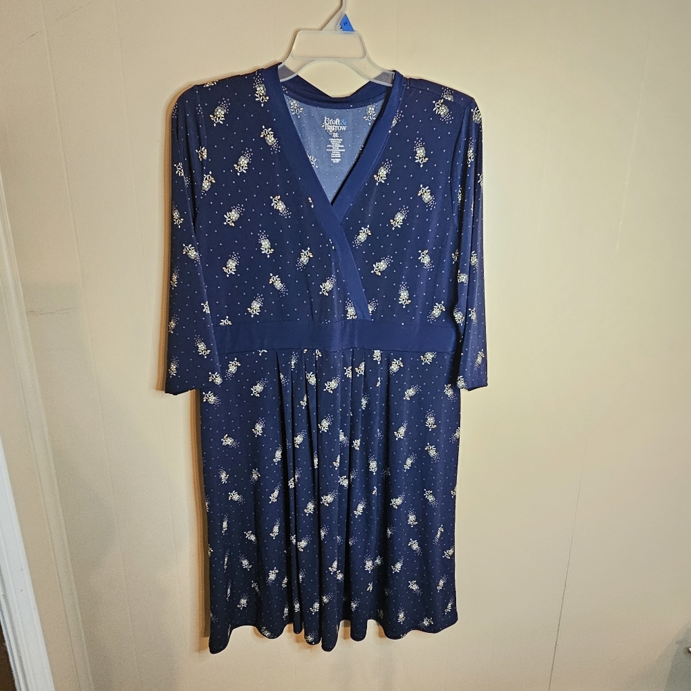 Croft & Barrow XXL Yellow And Navy Blue Floral Three Quarter Sleeve Wrap Dress